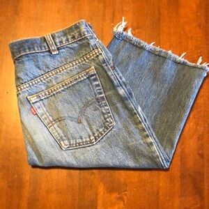 VINTAGE LEVI'S High-Rise 34 Cut-off Jean Shorts (L-98)